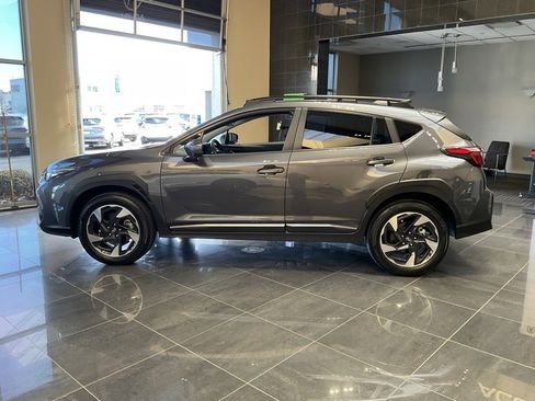 Used 2024 Subaru Crosstrek 2.5i Limited w/ Crosstrek Mirror Package image 5