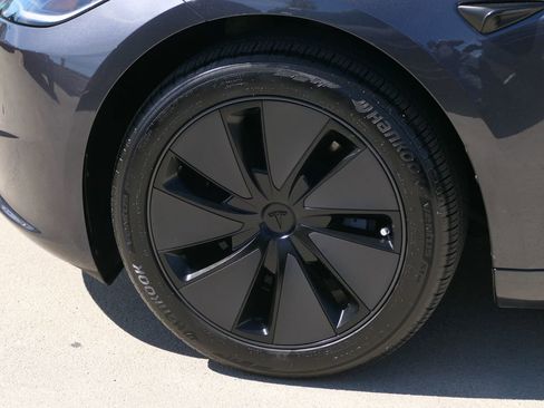 Used 2025 Tesla Model 3 Long Range image 9