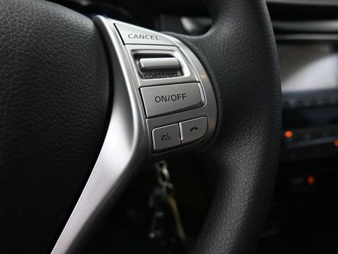 Used 2016 Nissan Rogue S w/ S Family Package FWD image 6