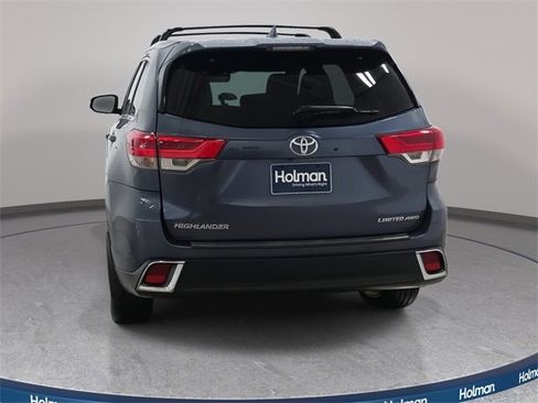 Used 2017 Toyota Highlander Limited Platinum image 7
