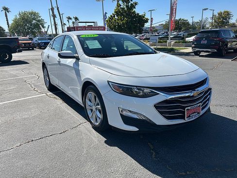 Used 2025 Chevrolet Malibu LT FWD image 1