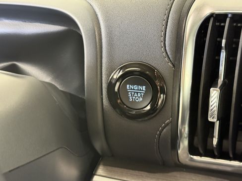 Certified 2025 Ford Expedition Platinum AWD/4WD image 30