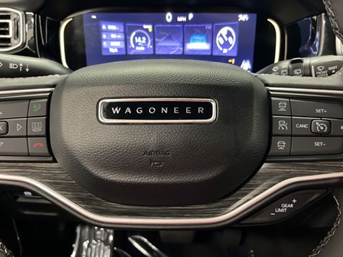 Used 2023 Jeep Wagoneer Series III w/ Rear Seat Video Group 1 AWD/4WD image 15