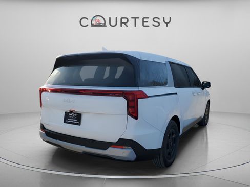 New 2026 Kia Carnival FWD image 4