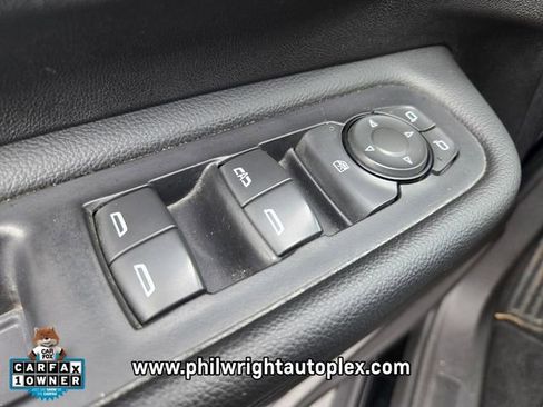 Used 2024 GMC Terrain SLE image 27