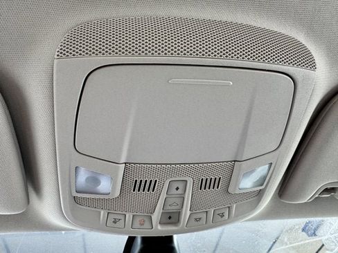 Used 2017 Ford Fusion Energi SE image 22