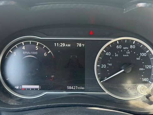 Used 2024 Nissan Versa SR FWD image 16