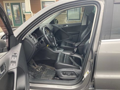 Used 2010 Volkswagen Tiguan SEL image 10