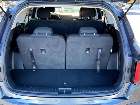 Used 2024 Kia Sorento LX image 6