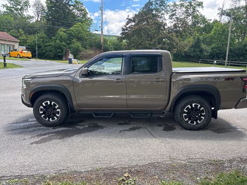 Used 2022 Nissan Frontier PRO-4X w/ Off-Road Protection Package AWD/4WD image 8
