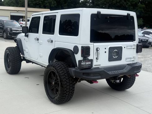 Used 2015 Jeep Wrangler Unlimited Rubicon AWD/4WD image 9