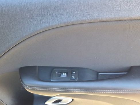 Used 2018 Dodge Challenger SXT RWD image 15