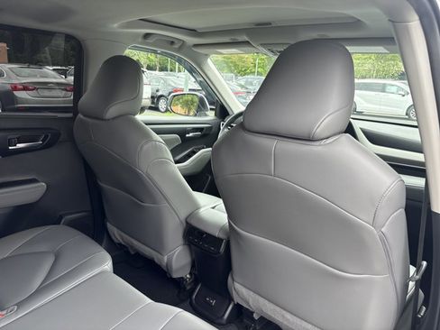 Used 2026 Toyota Highlander XLE AWD/4WD image 22