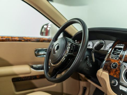 Used 2013 Rolls-Royce Ghost image 66