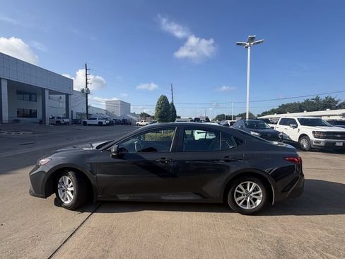 Used 2025 Toyota Camry LE FWD image 8