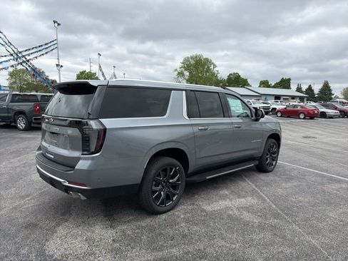 New 2026 Chevrolet Suburban High Country AWD/4WD image 14