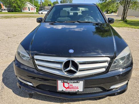 Used 2011 Mercedes-Benz C 300 Luxury image 2