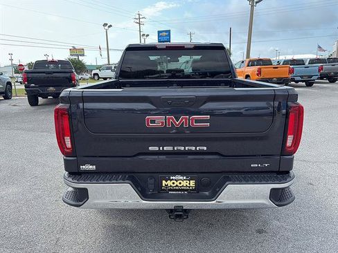 Used 2025 GMC Sierra 1500 SLT AWD/4WD image 7