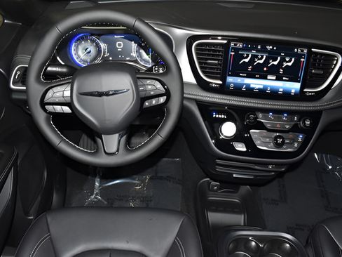 New 2026 Chrysler Pacifica Select w/ S Appearance Package FWD image 12
