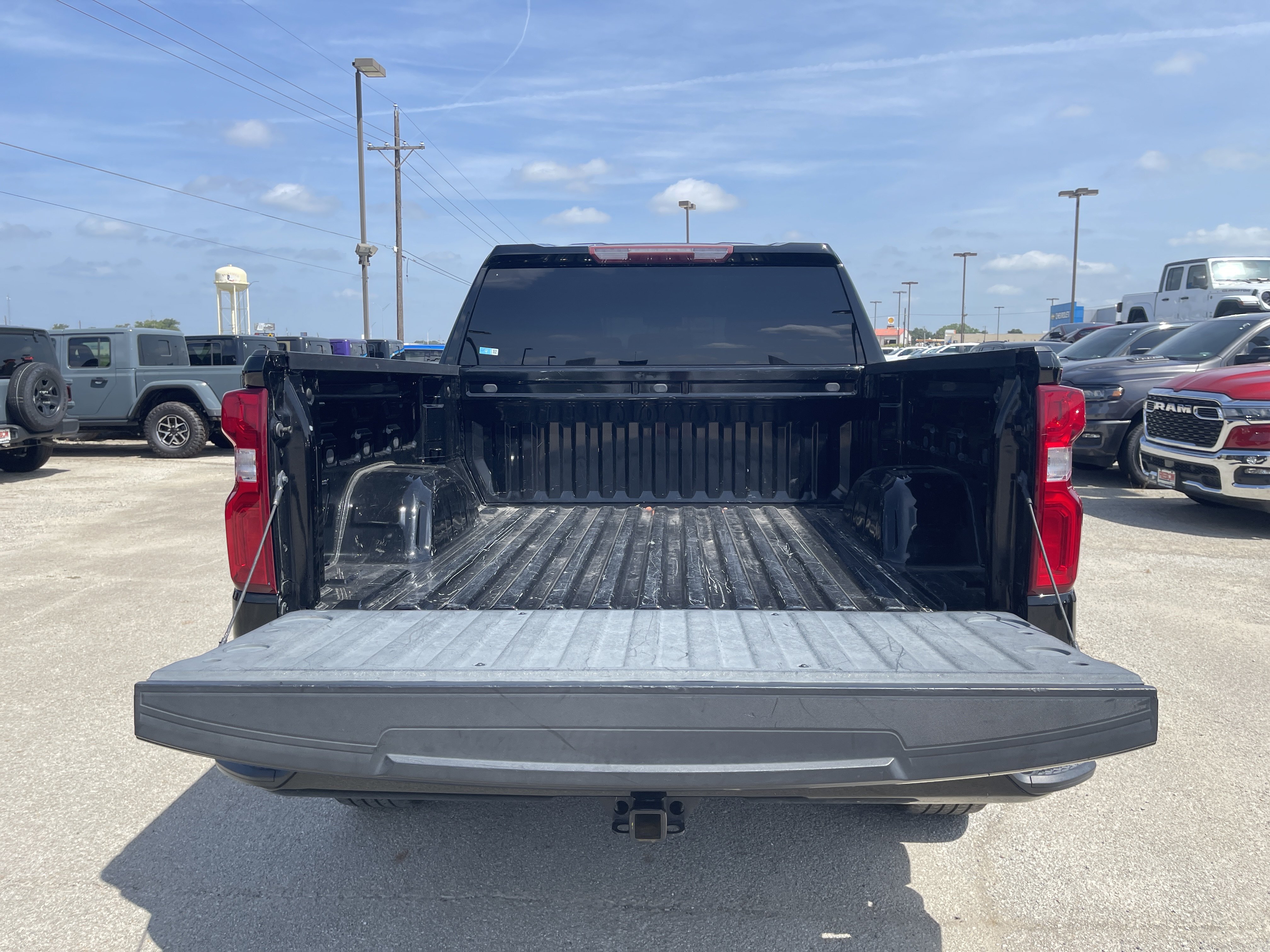 Used 2019 Chevrolet Silverado 1500 Custom w/ Custom Value Package RWD image 14