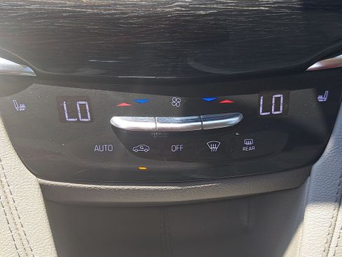 Used 2020 Cadillac XT6 Premium Luxury FWD image 24