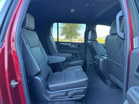 New 2026 GMC Yukon XL Elevation w/ LPO, Elevation Black Package image 25