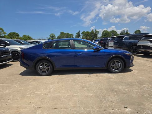New 2026 Kia K4 FWD image 9