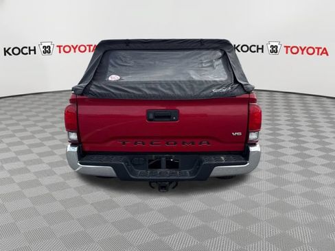 Used 2019 Toyota Tacoma TRD Off-Road AWD/4WD image 7