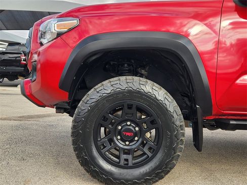 Used 2016 Toyota Tacoma SR image 10
