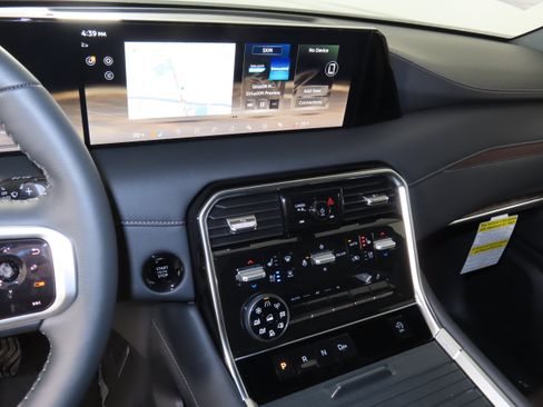 New 2026 Nissan Armada Platinum image 9