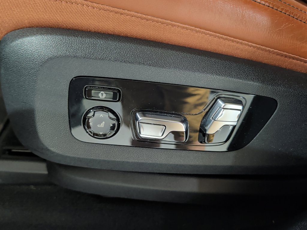 Certified 2023 BMW X7 xDrive40i w/ Executive Package AWD/4WD image 16