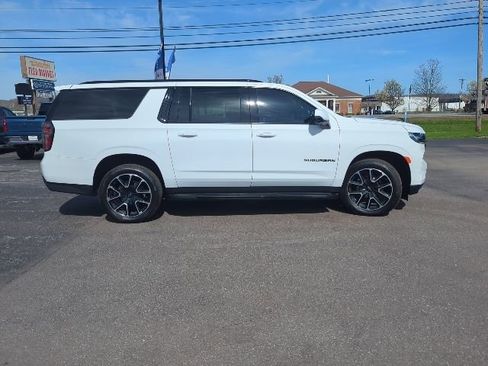 Used 2023 Chevrolet Suburban RST AWD/4WD image 26