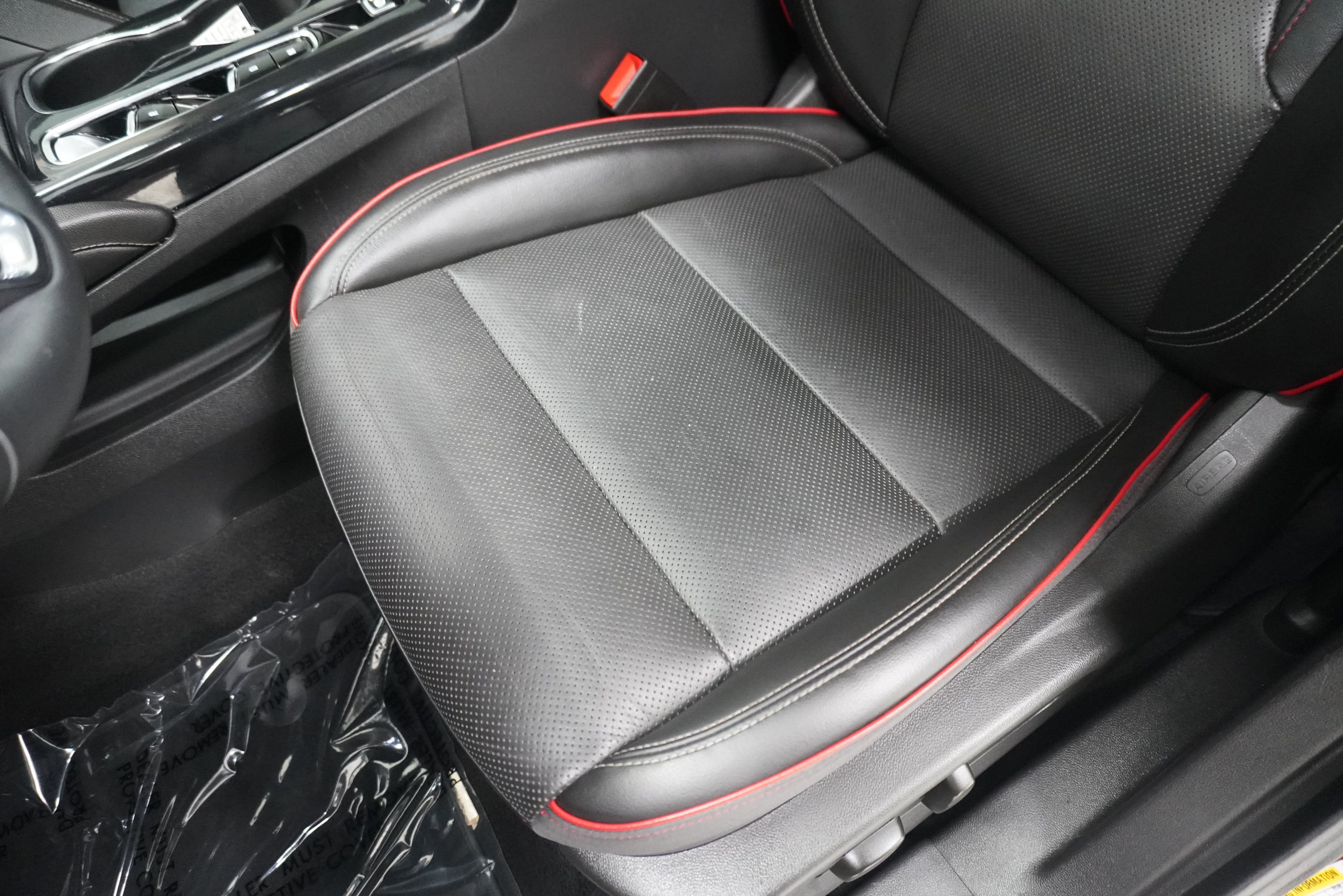 Used 2022 Buick Envision Essence w/ Sport Touring Package FWD image 12