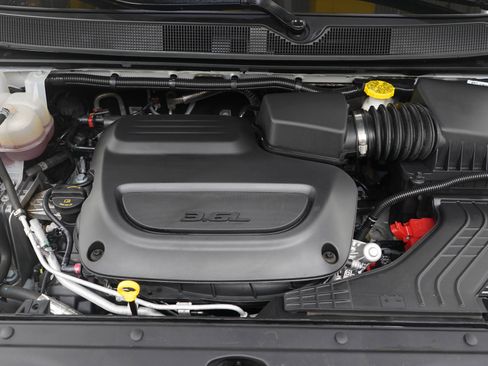 Used 2024 Chrysler Pacifica Limited image 30