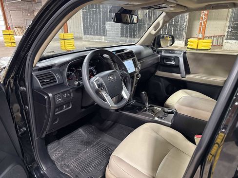 Certified 2021 Toyota 4Runner SR5 Premium image 31