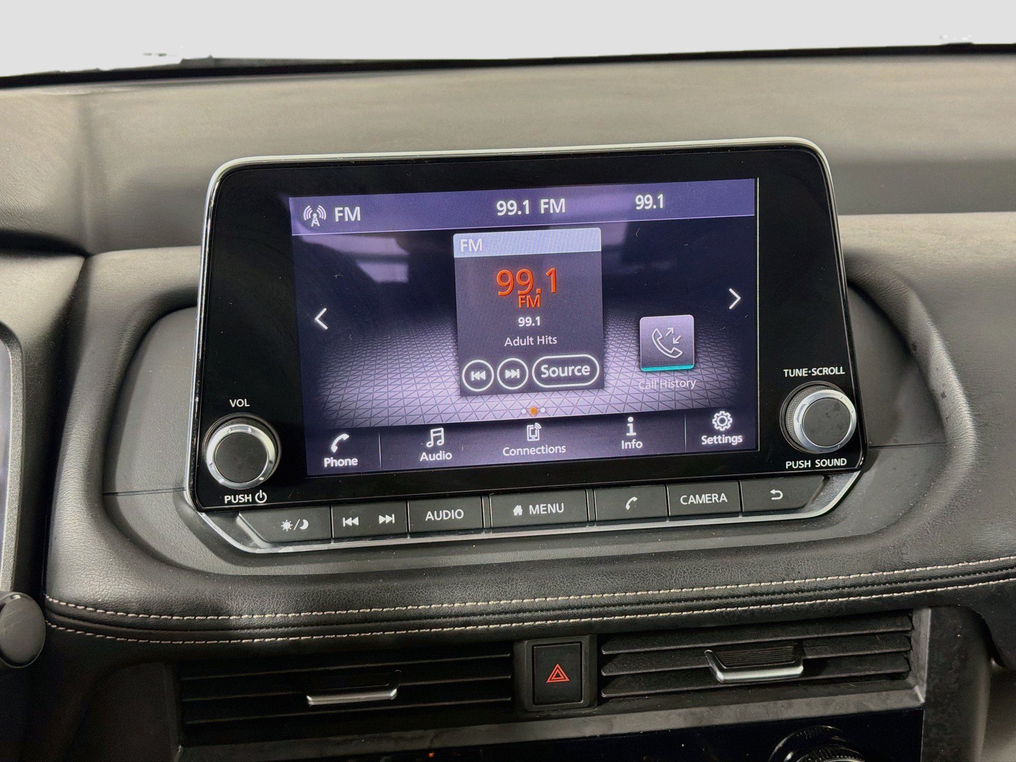 Used 2025 Nissan Rogue SV FWD image 21