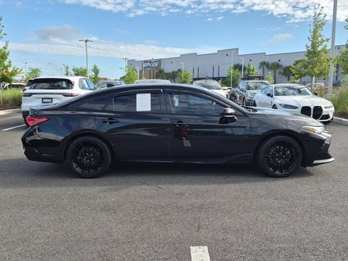 Used 2019 Toyota Avalon XSE FWD image 4