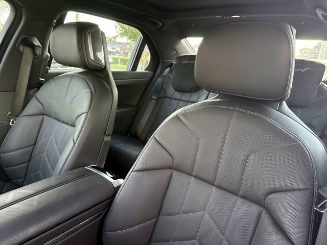 Certified 2023 BMW i7 xDrive60 AWD/4WD image 19