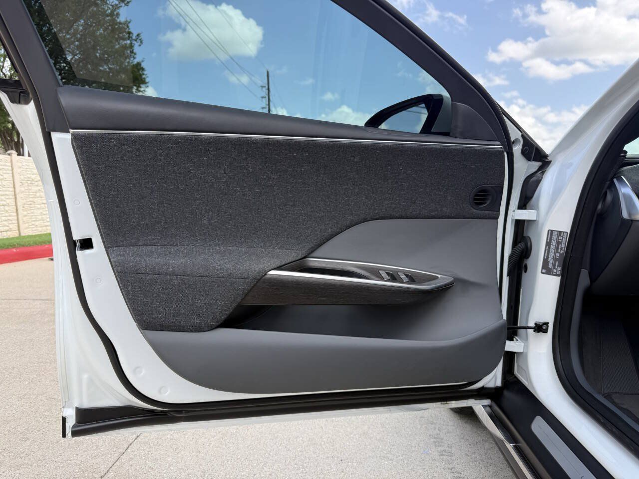 Used 2023 Lucid Air Pure AWD/4WD image 9