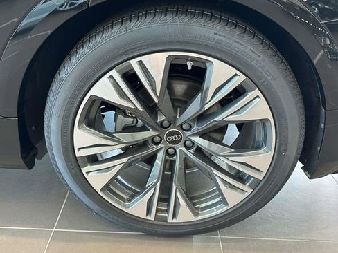New 2026 Audi Q8 Premium Plus AWD/4WD image 4