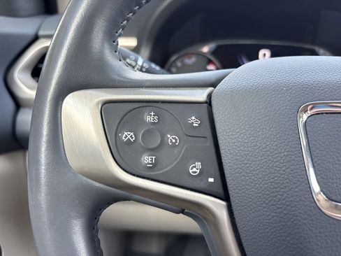 Used 2021 GMC Acadia Denali w/ Denali Technology Package image 32