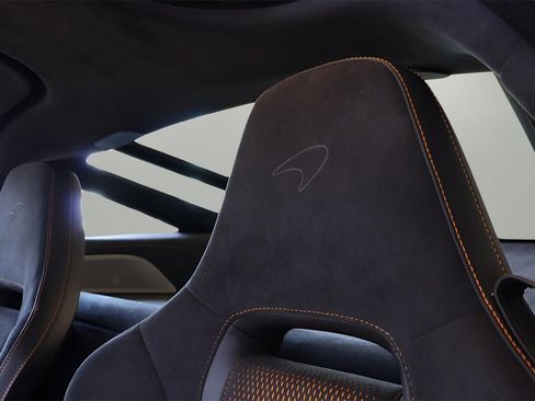 Used 2024 McLaren 750S image 10
