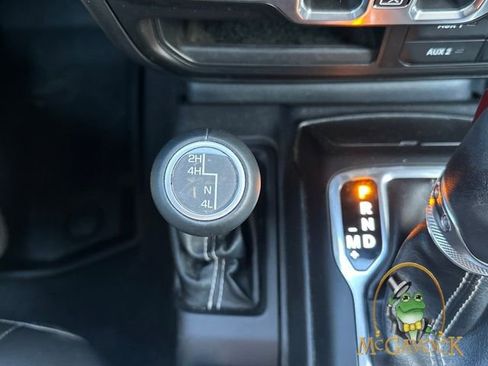 Used 2018 Jeep Wrangler Unlimited Sahara image 17