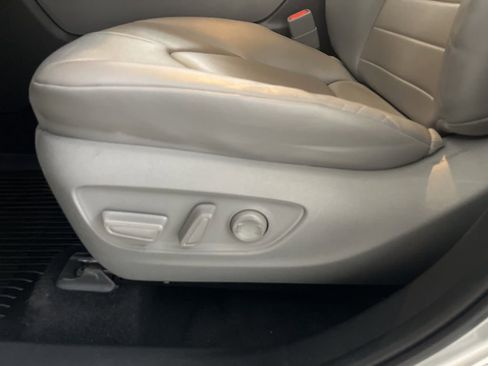 Used 2022 Toyota Highlander XLE image 55