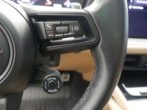 Certified 2024 Porsche Cayenne S AWD/4WD image 34