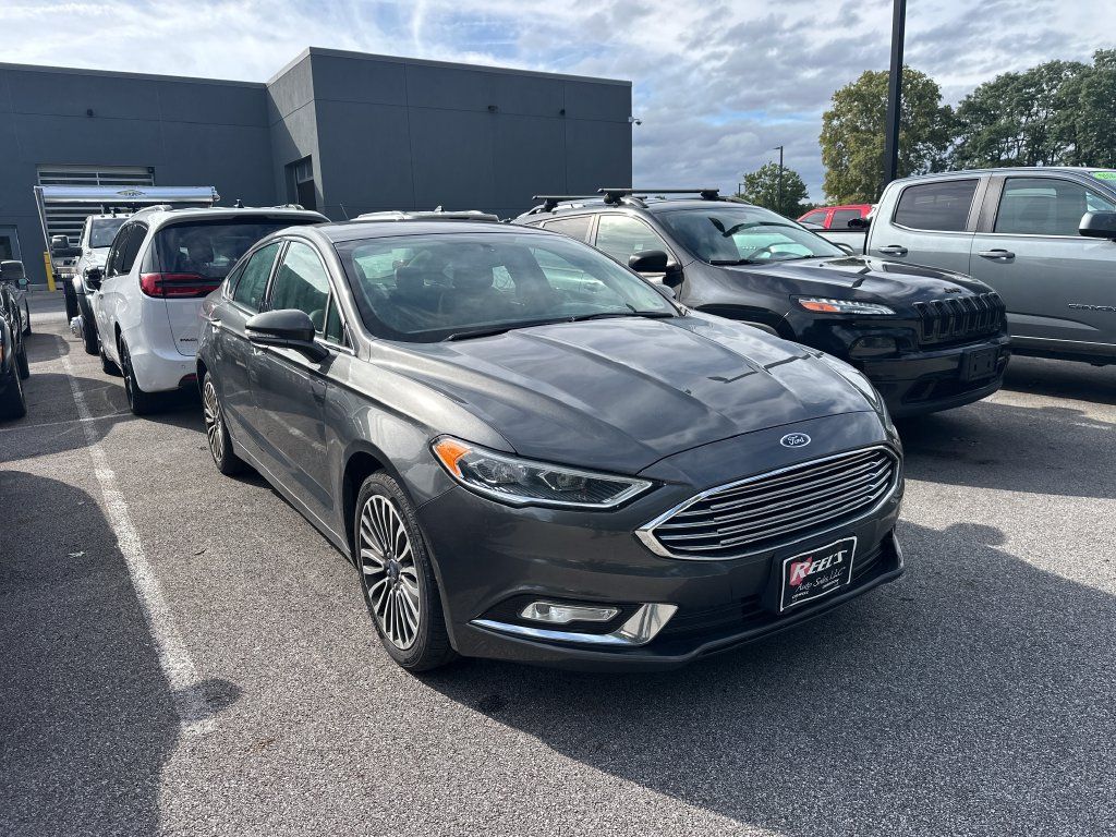 Used 2017 Ford Fusion SE AWD/4WD image 4