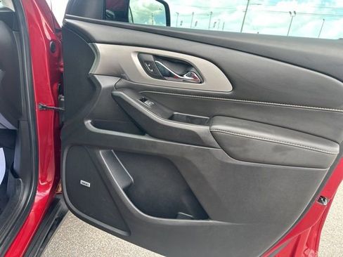 Used 2020 Chevrolet Traverse RS image 11