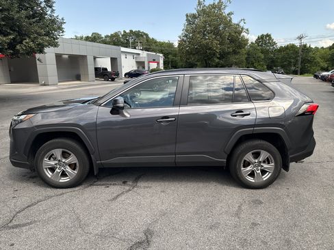 Used 2022 Toyota RAV4 XLE image 6