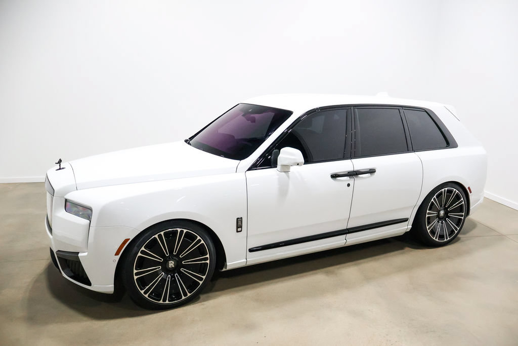 Used 2025 Rolls-Royce Cullinan Black Badge AWD/4WD image 13