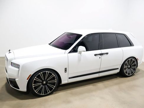Used 2025 Rolls-Royce Cullinan Black Badge AWD/4WD image 13